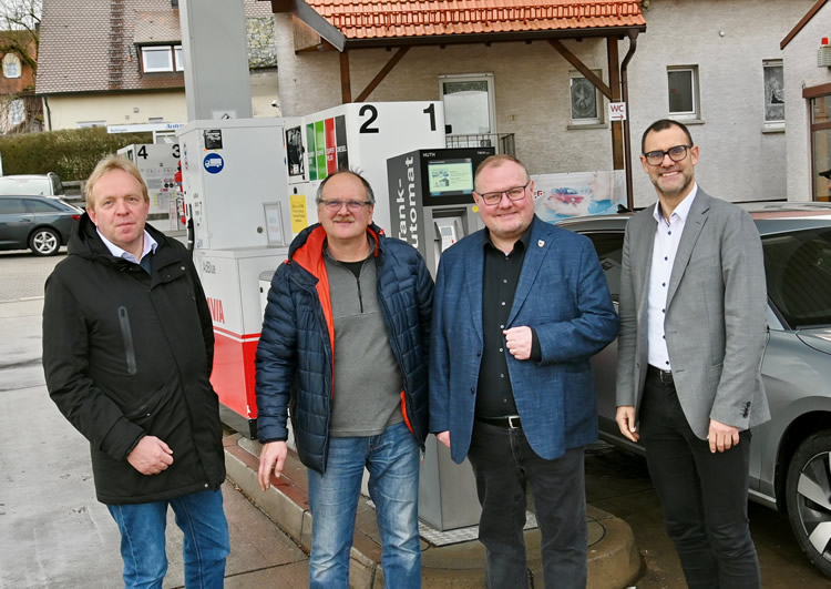 Firmenbesuch bei Tankstelle Weiß