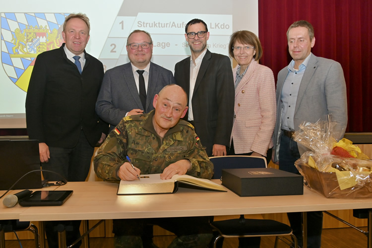 Brigadegeneral Hambach in Kammerstein